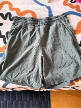 Lululemon Forest Green Athletic Men’s Shorts Size S